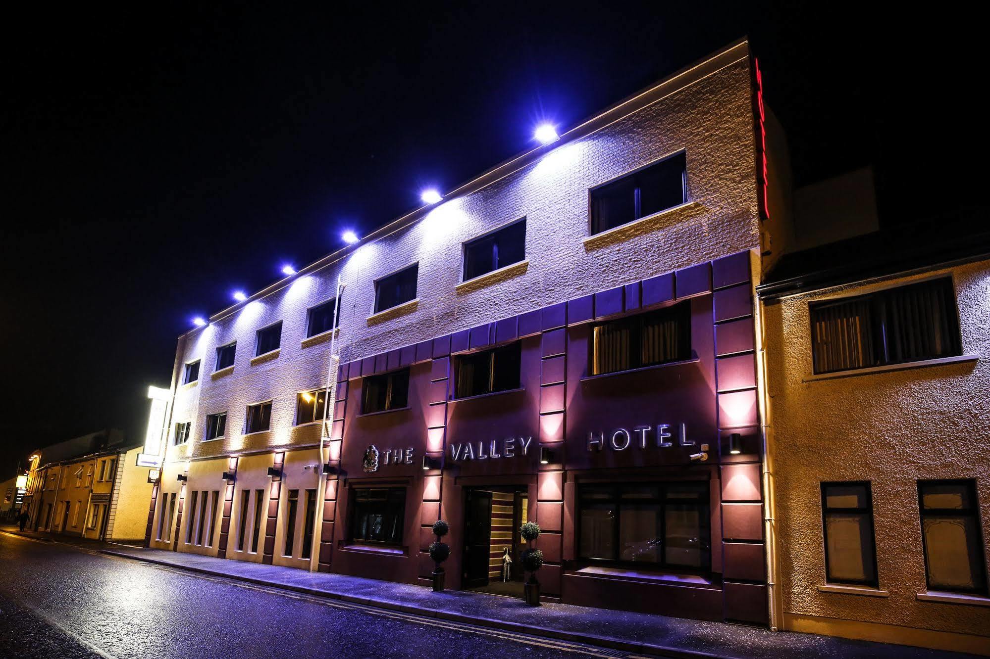 The Valley Hotel & Carriage Gardens Fivemiletown Exterior photo