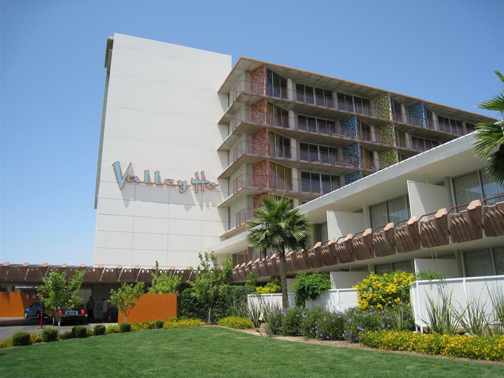 The Valley Hotel & Carriage Gardens Fivemiletown Exterior photo